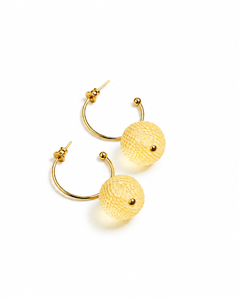 Amélie Baltic amber drop earrings in lemon yellow amber — handcrafted in Lithuania by AMBER999
— Baltijos gintaro papuošalai, rankų darbas Lietuvoje