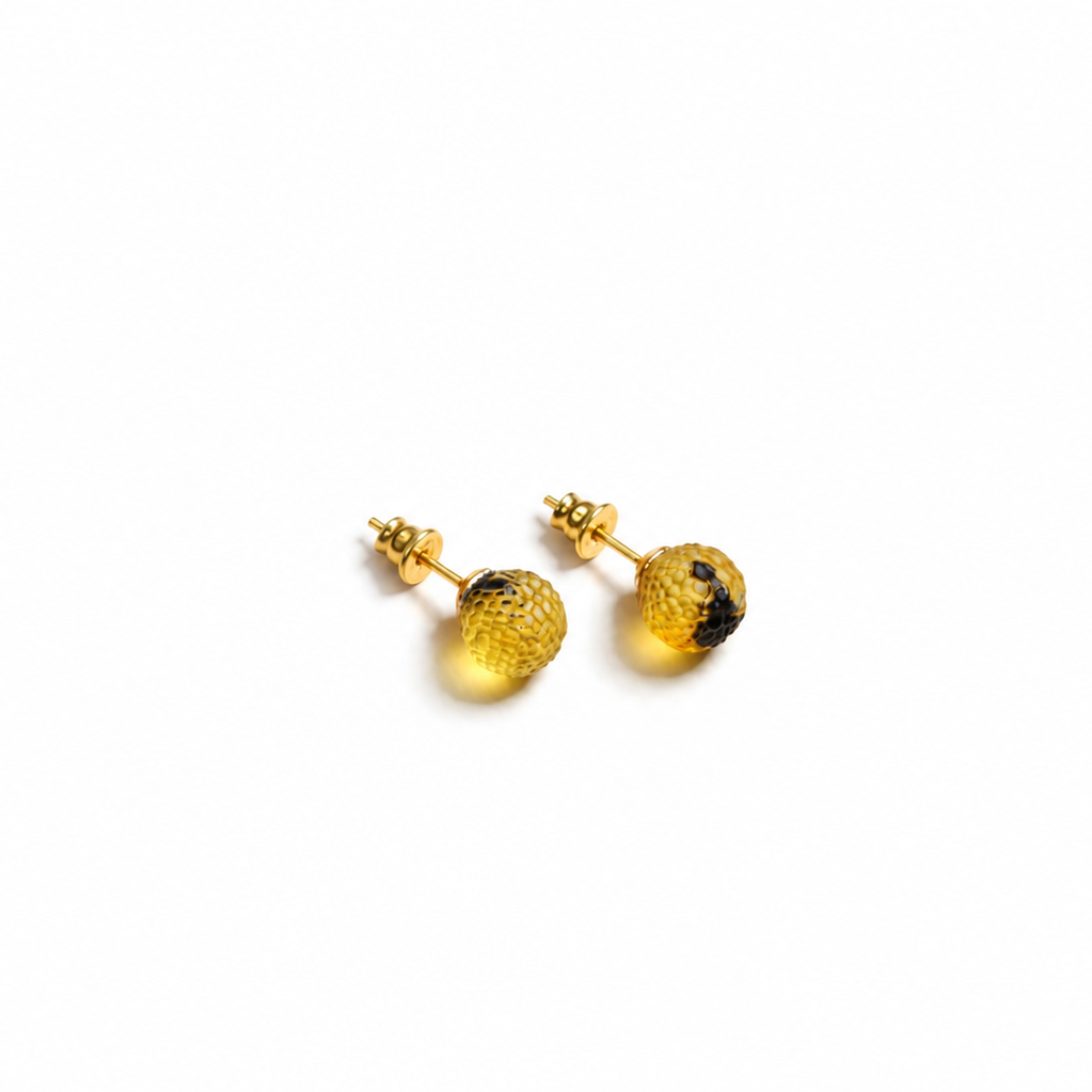 Fleur Baltic amber stud earrings in lemon yellow amber — handcrafted in Lithuania by AMBER999 — Baltijos gintaro papuošalai, rankų darbas Lietuvoje