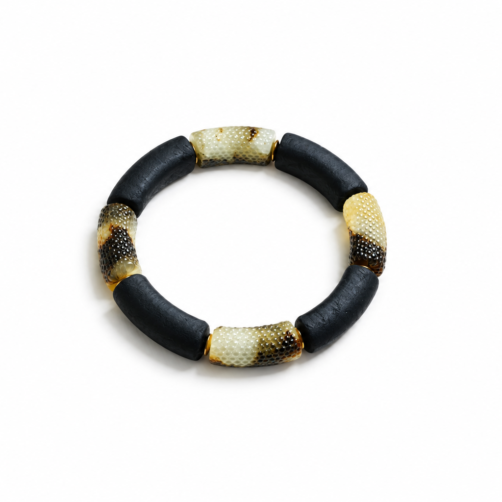 Bijoa Baltic amber bracelet in black and cream amber — handcrafted in Lithuania by AMBER999 — Baltijos gintaro papuošalai, rankų darbas Lietuvoje